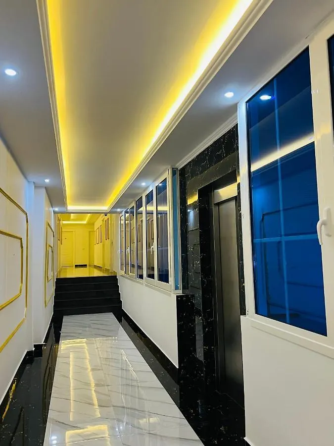 Ujvara Hotel Golem