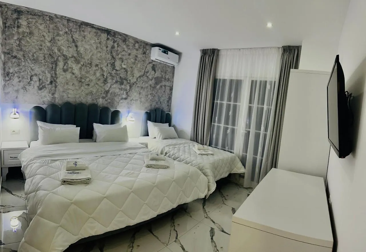 Ujvara Hotel Golem