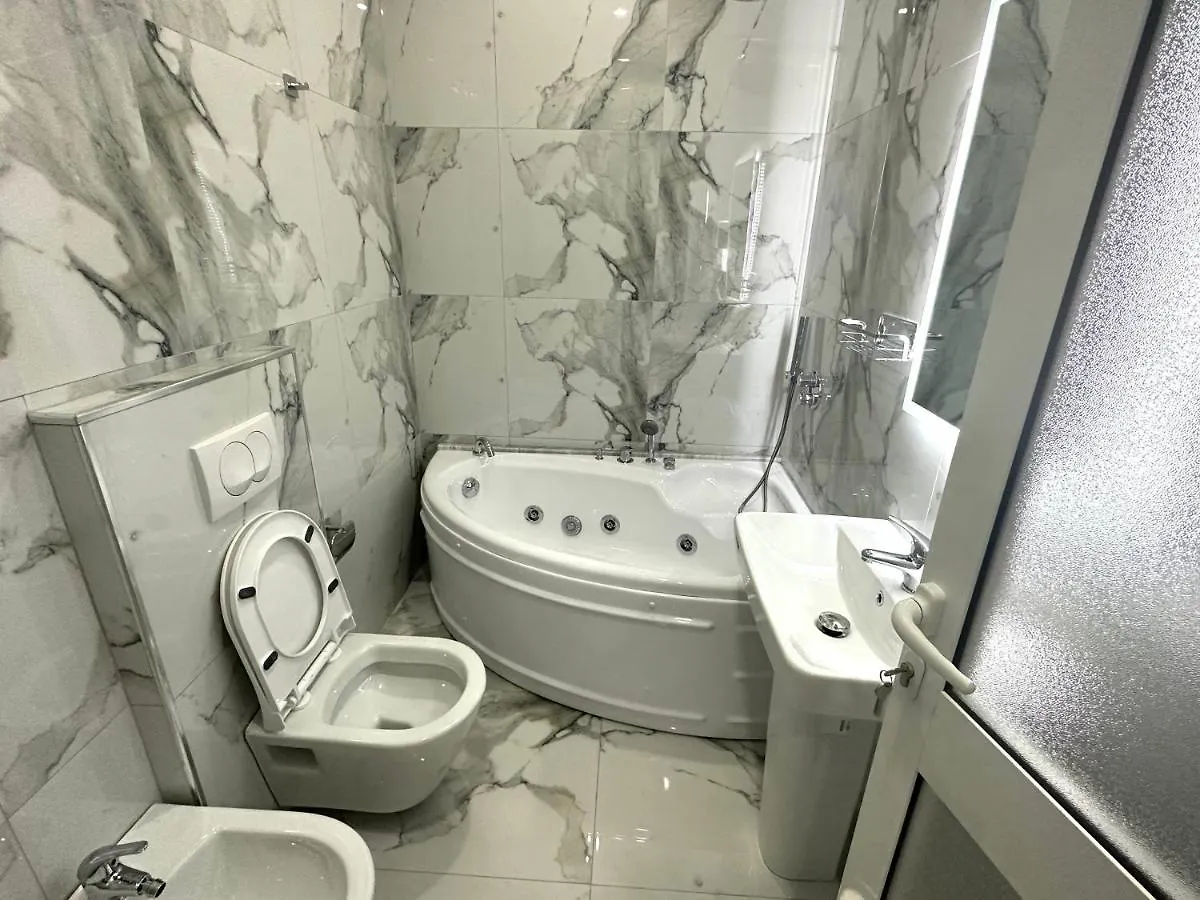 Ujvara Hotel Golem   Golem (Tirana)