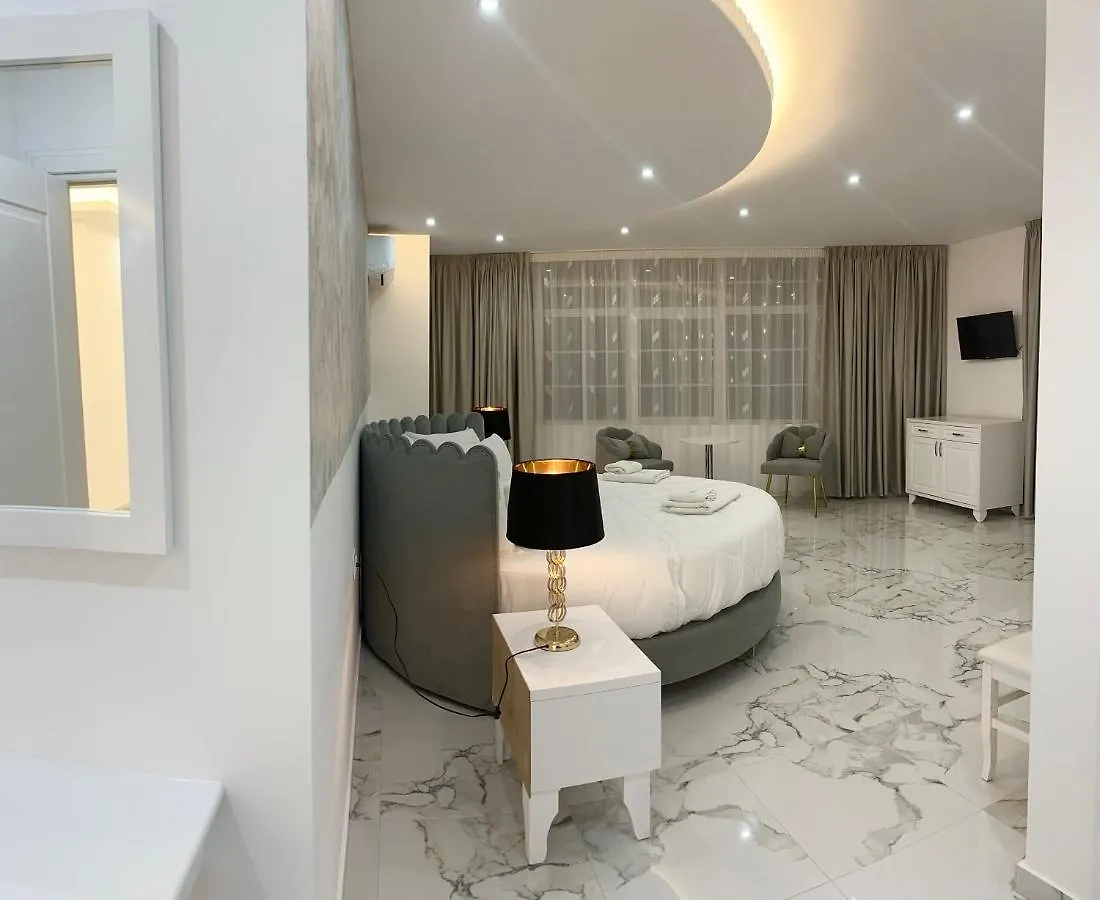 Ujvara Hotel Golem  4*, Golem (Tirana)