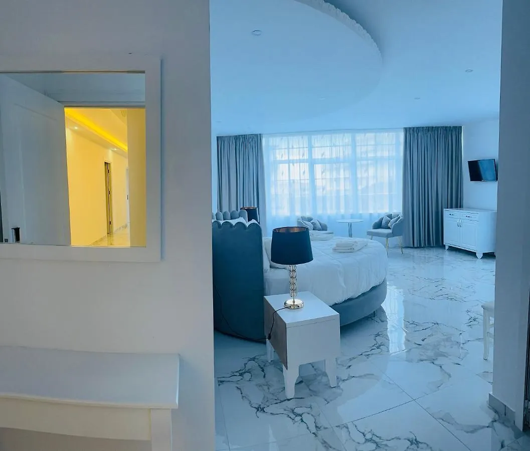 Ujvara Hotel Golem   Golem (Tirana)