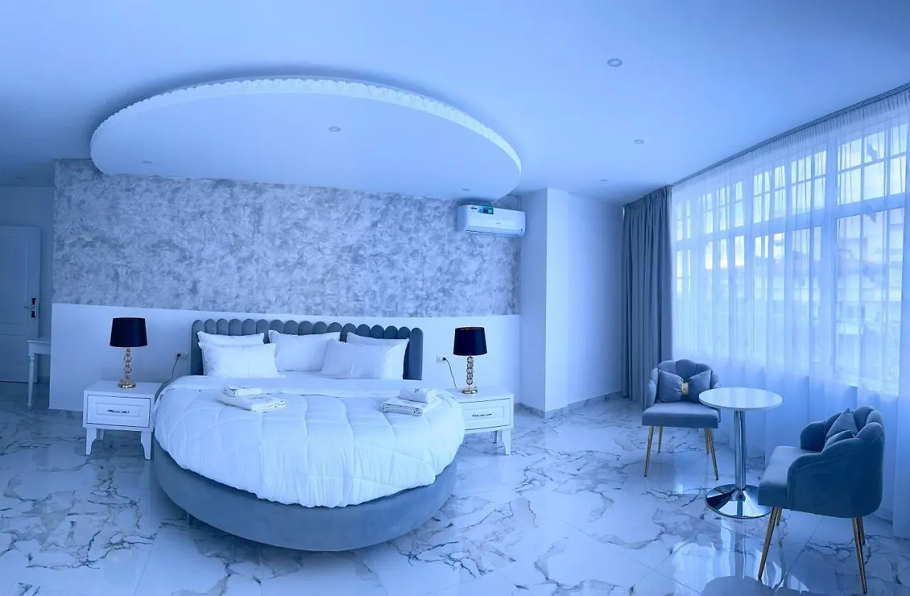 Ujvara Hotel Golem  Golem (Tirana)