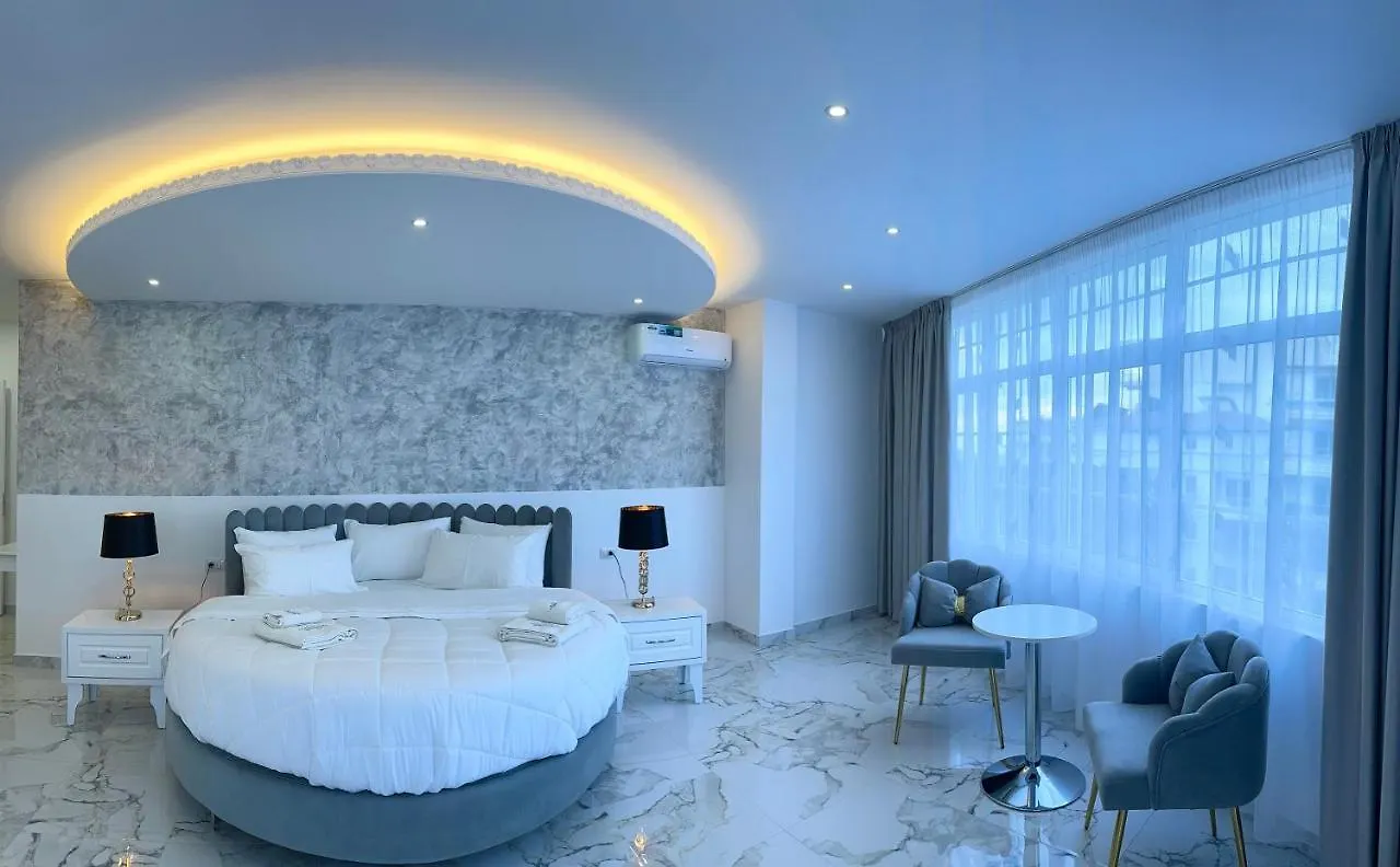 Ujvara Hotel Golem