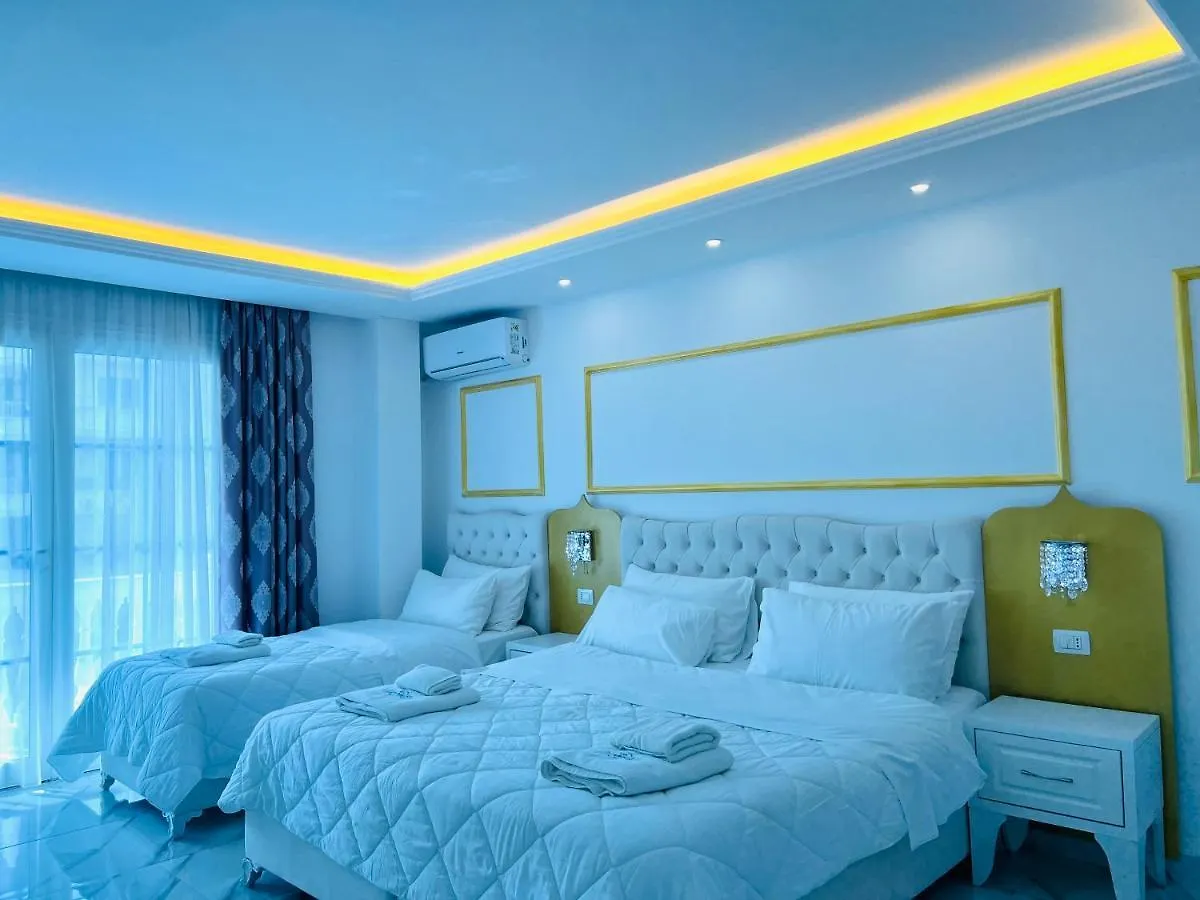 Ujvara Hotel Golem
