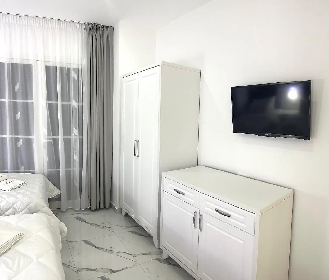 Ujvara Hotel Golem