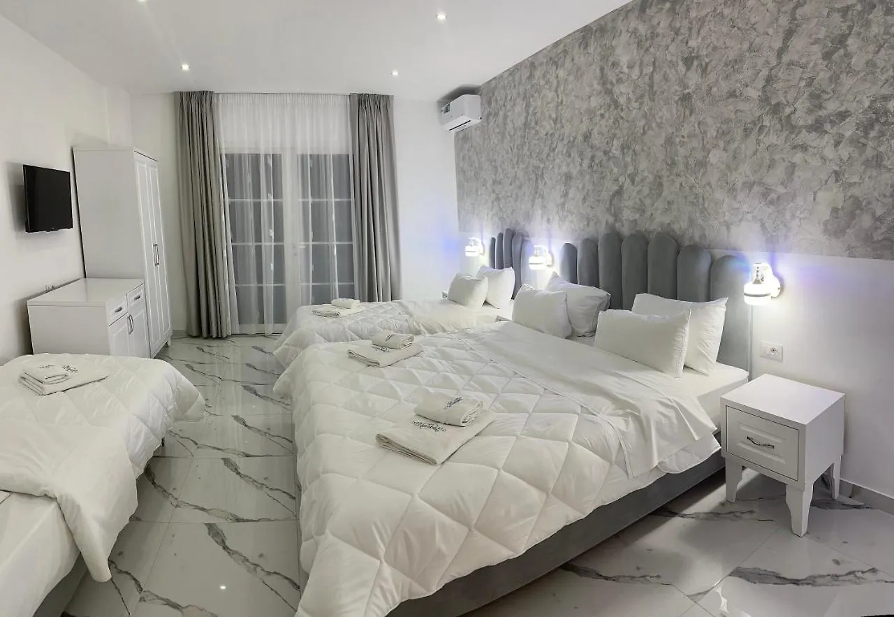 Ujvara Hotel Golem