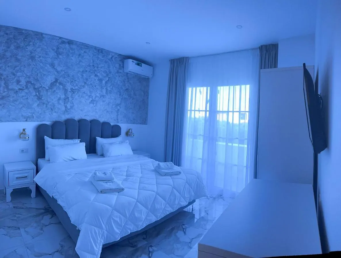 Ujvara Hotel Golem