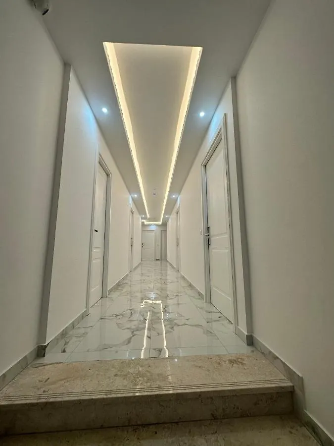 Ujvara Hotel Golem