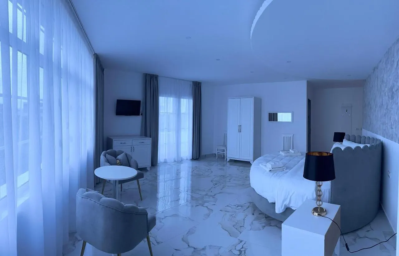 Ujvara Hotel Golem  Albánie