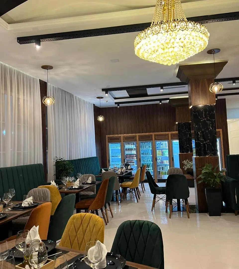 ****  Ujvara Hotel Golem  Albanie